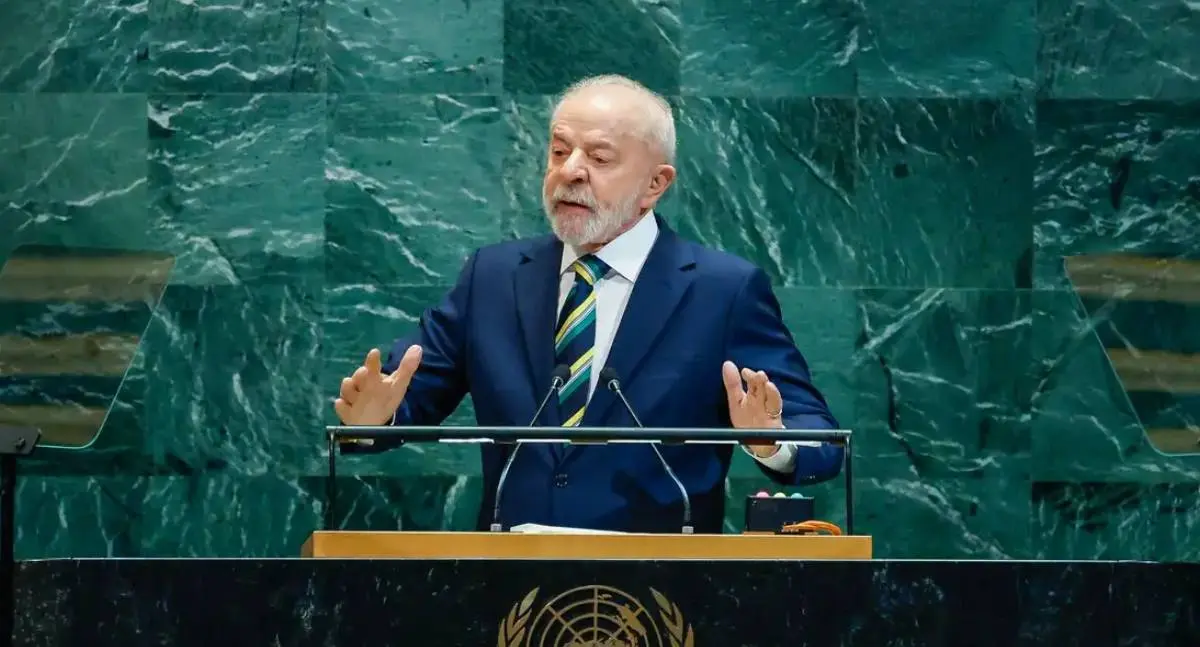 Lula alerta que democracia está em jogo e convoca a esquerda em Nova York