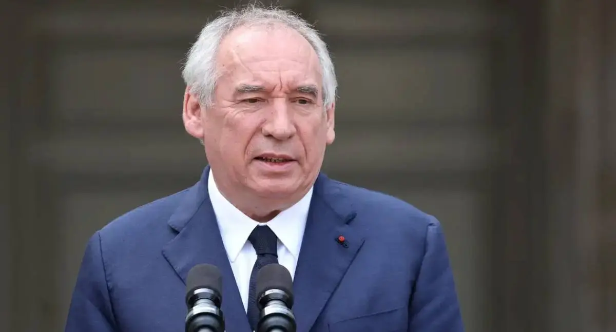 Macron nomeia Sebastien Lecornu como novo primeiro-ministro da França