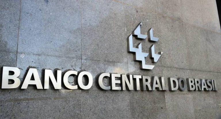 Mercado mantém previsões para inflação e PIB