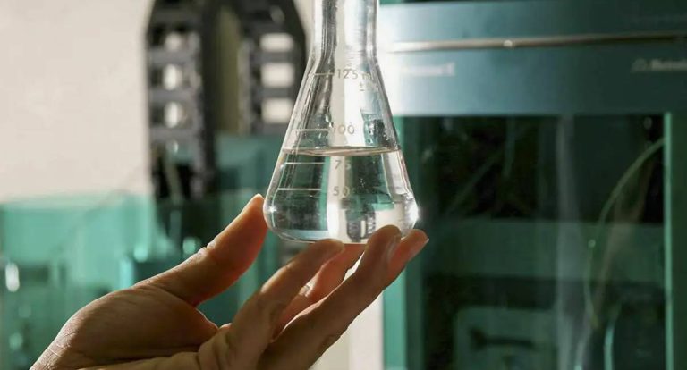 Metanol: saiba o que é a substância presente em bebidas alcoólicas adulteradas