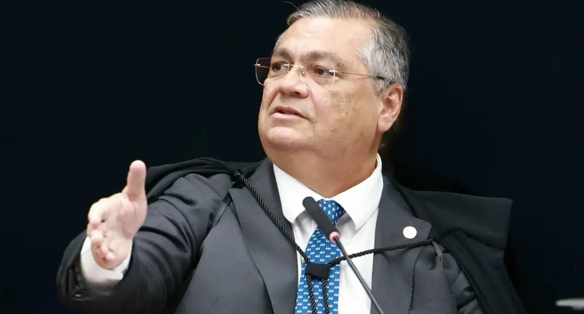 Ministro Flávio Dino pede apuração de ameaças à PF