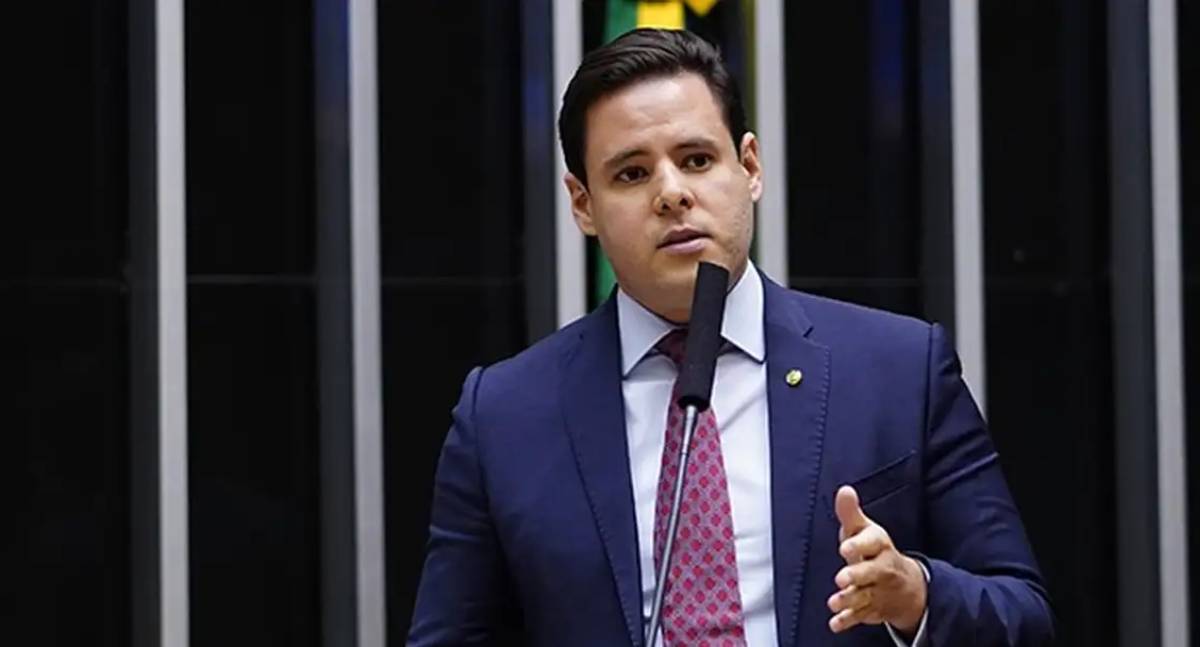 Moraes permite visita de relator da anistia a Bolsonaro