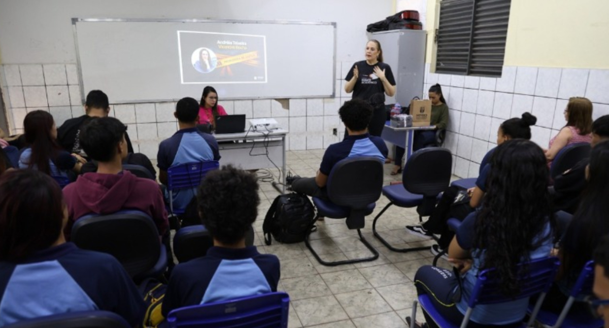 MPRO realiza palestra sobre trânsito seguro na Escola Estadual John Kennedy em Porto Velho