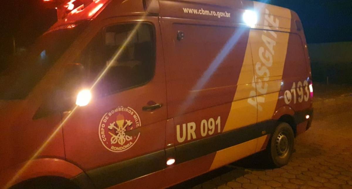 Mulher é socorrida em Jaru após se cortar em via pública