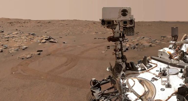 NASA encontra indícios de vida antiga em rocha marciana