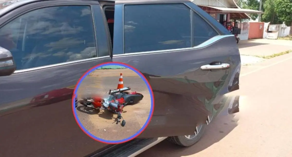 Passageira abre porta e motociclista colide em Rolim de Moura
