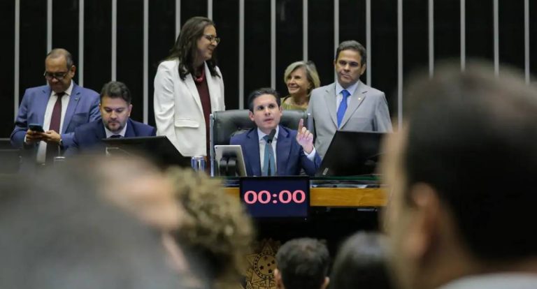 PEC da blindagem pode favorecer a corrupção em emendas