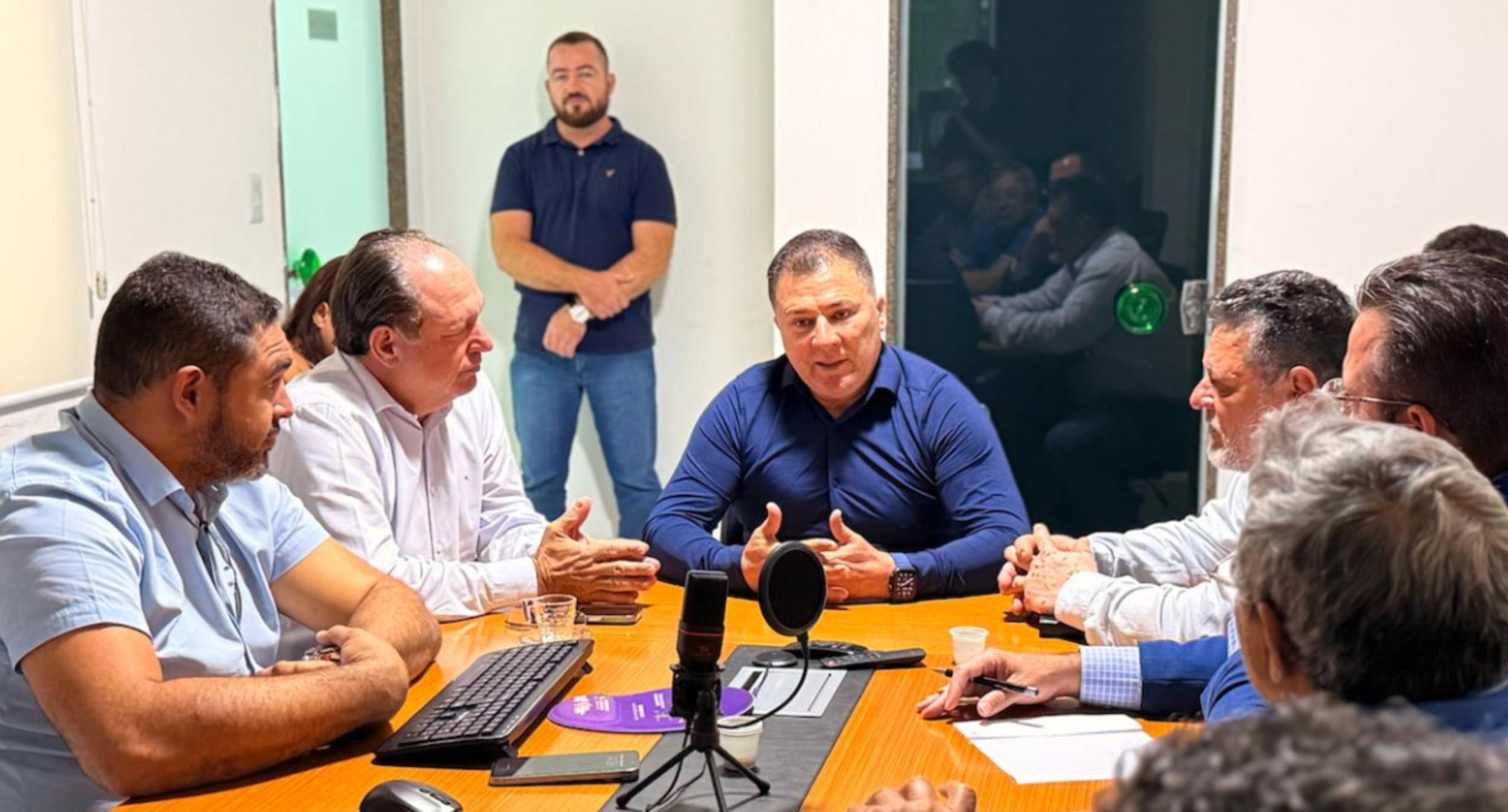 Pedro Fernandes articula avanço na regularização fundiária em Monte Negro