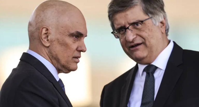 PGR liga Bolsonaro a atos de 8 de janeiro em julgamento
