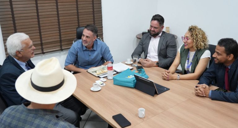 Prefeito Léo Moraes recebe embaixador do Chipre em Porto Velho para estreitar laços econômicos e culturais