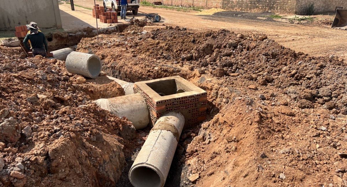 Prefeitura avança com obras de drenagem em vários bairros de Porto Velho