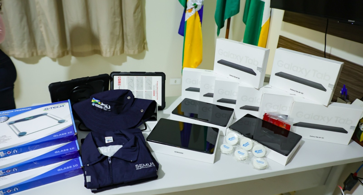 Prefeitura de Jaru realiza entrega de kits de uniformes e equipamentos para agentes comunitários de saúde