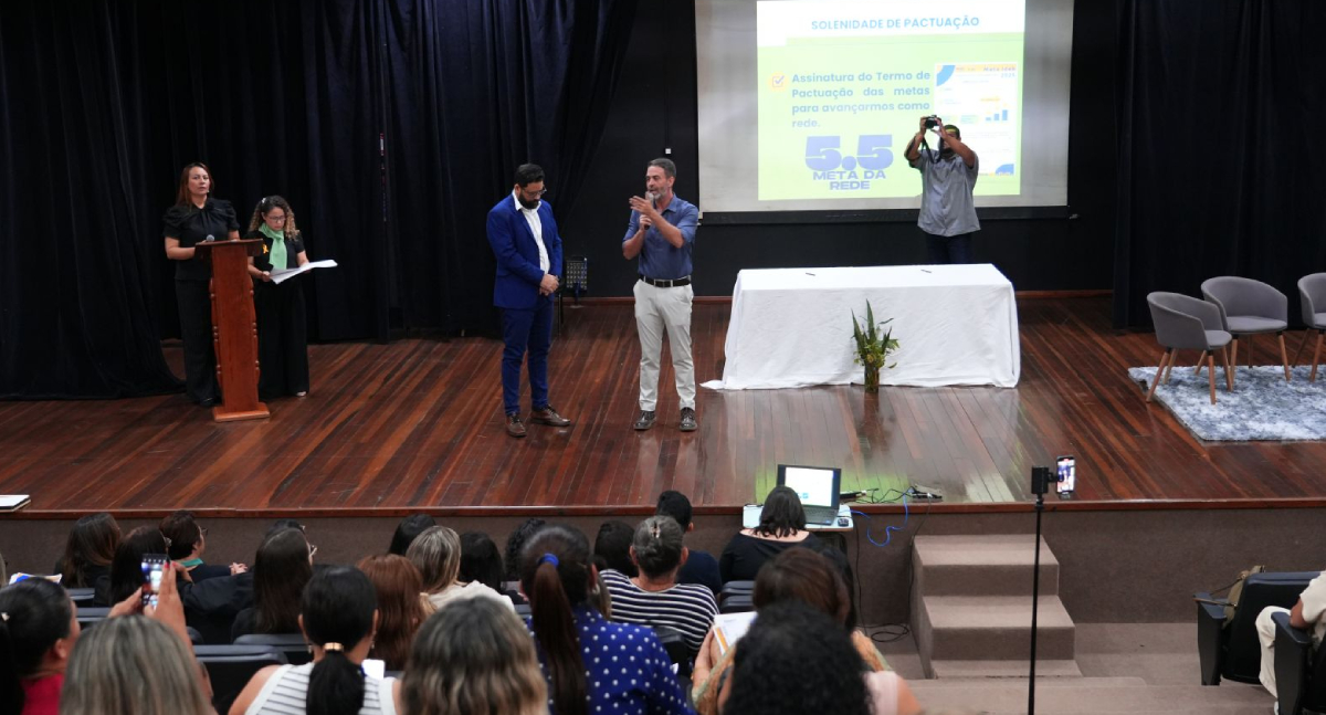 Prefeitura de Porto Velho assina termo com educadores e anuncia R$ 15 milhões em bonificações para elevar o Ideb