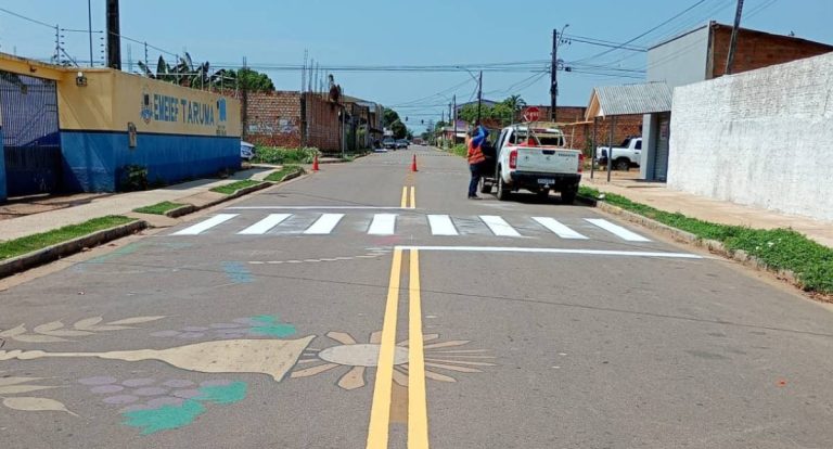 Prefeitura de Porto Velho reforça segurança com implantação e revitalização de faixas de pedestres