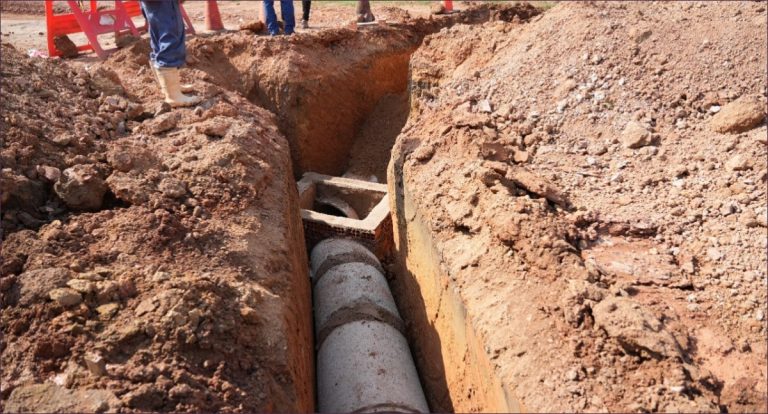 Prefeitura executa drenagem na avenida Raimundo Cantuária em Porto Velho