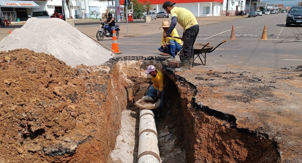 Prefeitura intensifica obras de saneamento na Sete de Setembro para prevenir alagamentos