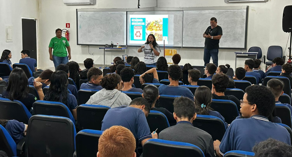 Prefeitura realiza palestra “Cidade Consciente, Cidade Limpa” na Escola José Otino