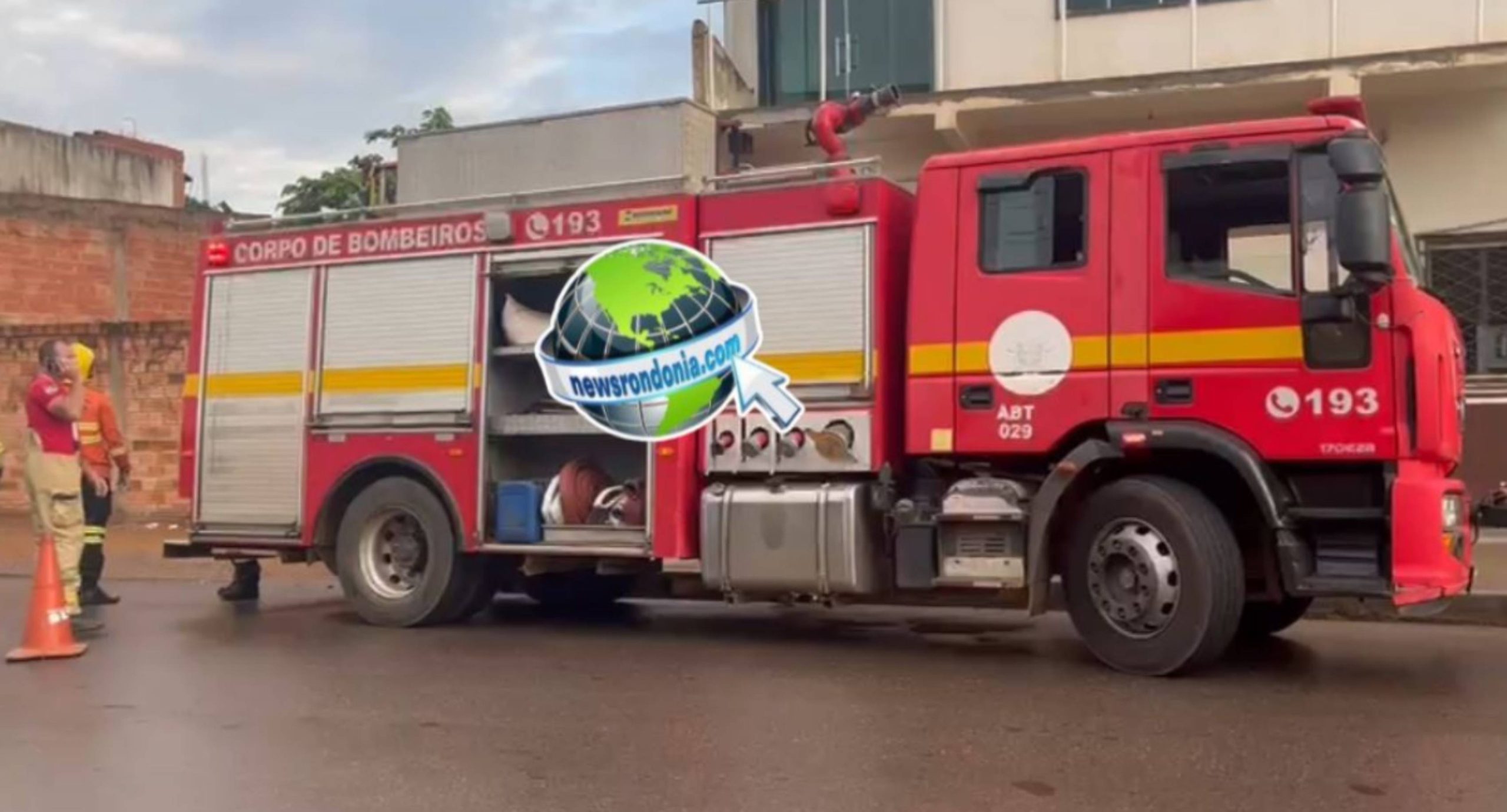 Princípio de incêndio atinge ponto comercial no Três Marias