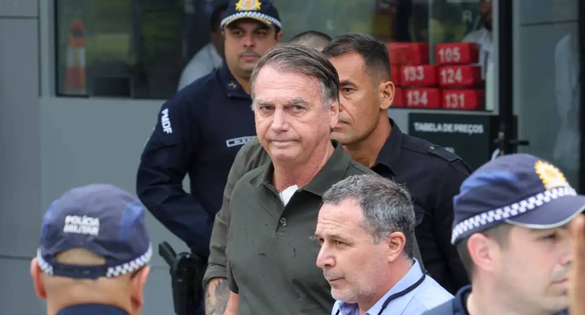 Prisão de Bolsonaro tem escolta questionada por Moraes