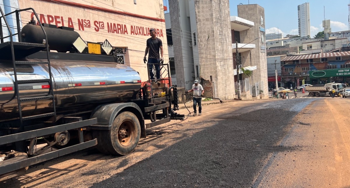 Rua Irmã Capelli recebe obras de implantação de estacionamento em 45 graus no Centro de Porto Velho