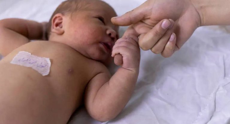 Teste do olhinho deve ser repetido três vezes ao ano até os 3 anos