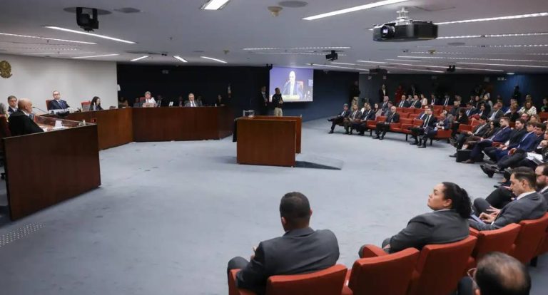 Trama golpista tem início na agenda de Augusto Heleno, diz Moraes