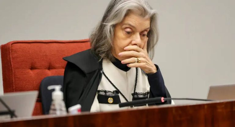 Voto de Cármen Lúcia pode formar maioria para condenar Bolsonaro