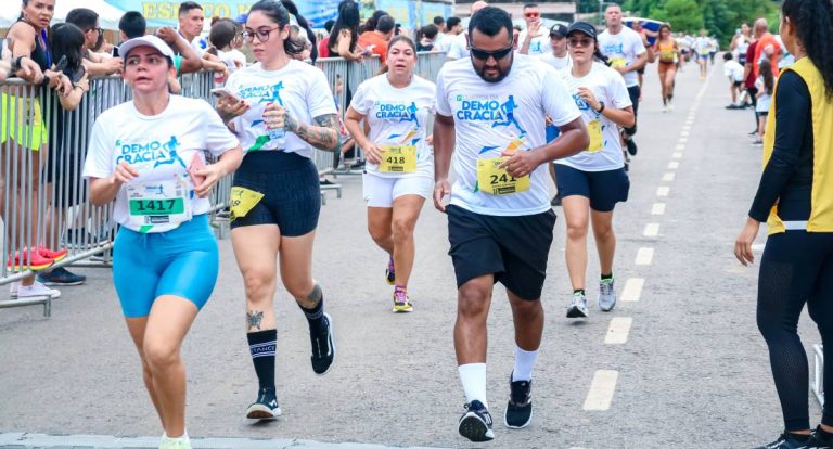 3ª Corrida da Democracia reúne 2.400 inscritos em celebração aos 42 anos da Alero