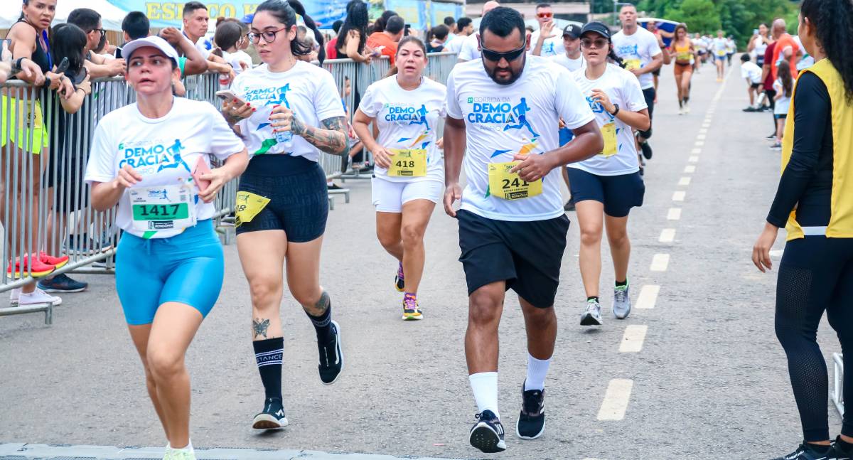 3ª Corrida da Democracia reúne 2.400 inscritos em celebração aos 42 anos da Alero