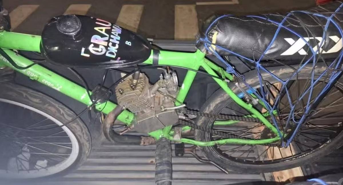 Adolescente tenta fugir da PM em bicicleta motorizada artesanal