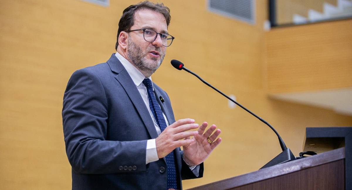 Alex Redano defende anistia administrativa para Policiais e Bombeiros Militares punidos por manifestações