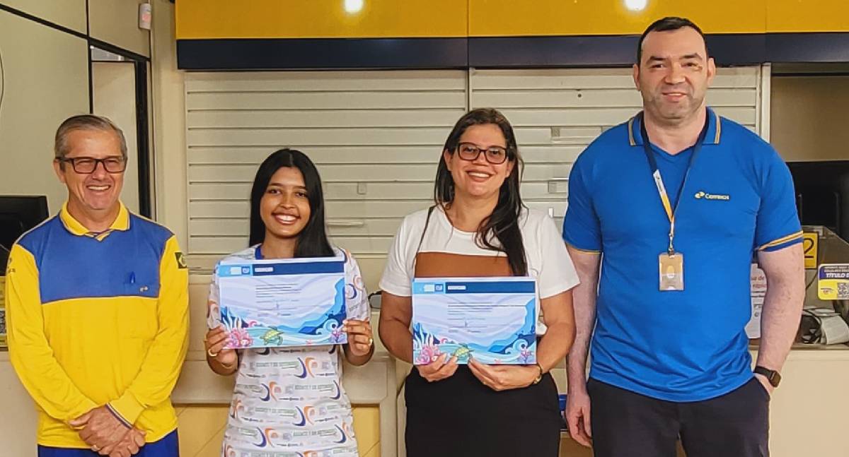 Aluna e escola de Espigão D’Oeste recebem premiação dos Correios