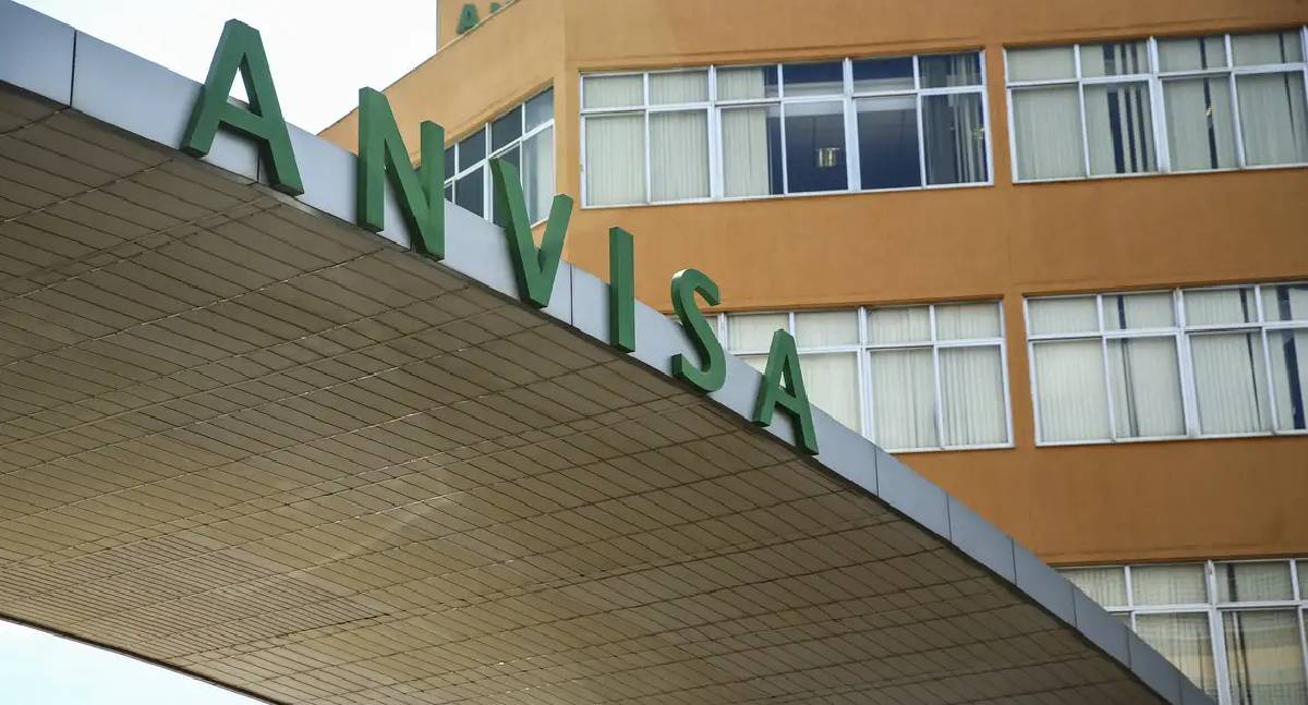 Anvisa Suspende Venda de Glicose e Importação de Radiofármacos por Desvios de Qualidade