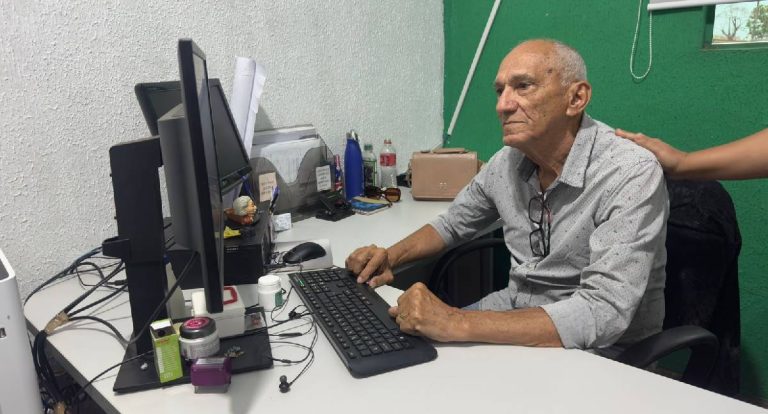Aos 72 anos, Manoel Izidio é sinônimo de dedicação e inspiração no serviço público municipal