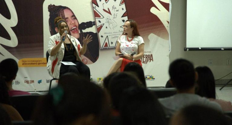 Artista rondoniense lança o livro “Mãe aos 15” e percorre Rondônia em turnê literária