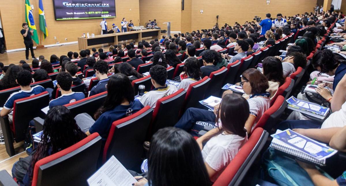 Assembleia leva aulão gratuito do Acelero Enem para mais de 650 jovens em Porto Velho