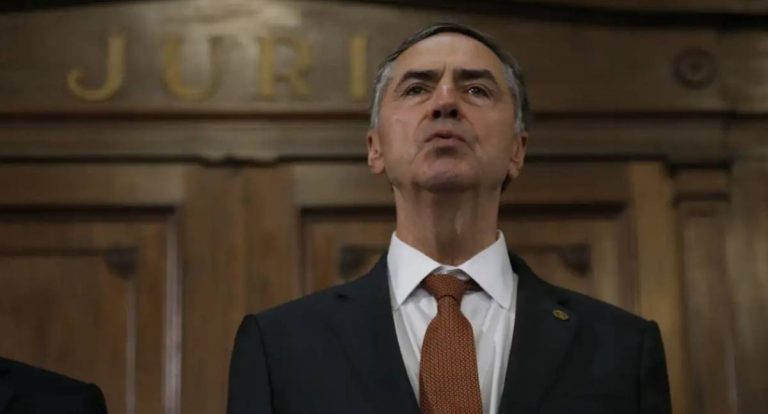 Barroso anuncia aposentadoria e quer viver sem exposição pública