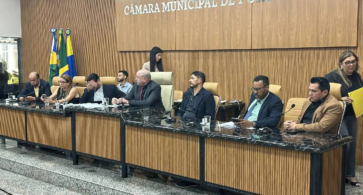 Câmara de Vereadores aprova e comemora descaradamente Lei inconstitucional