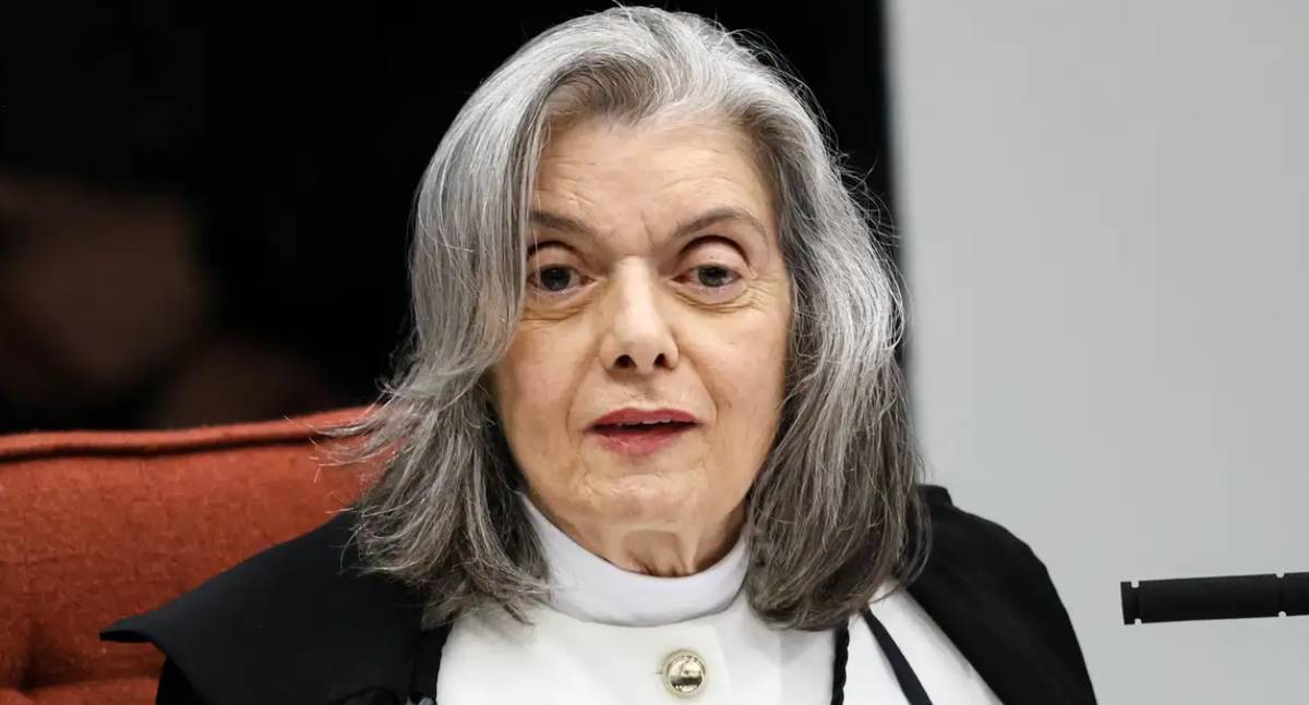Cármen Lúcia se manifesta sobre mais mulheres no STF