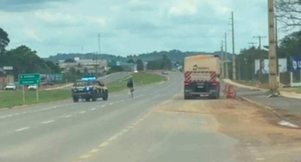 Carreteiro embriagado é preso após zigue-zague perigoso na BR-364