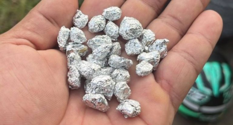 Casal é preso com mais de 40 pedras de crack na RO-464 após denúncia