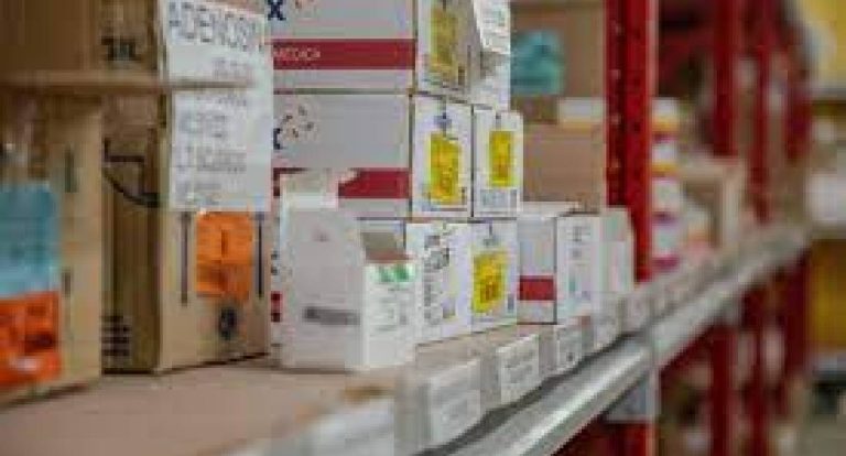 Cláudia de Jesus solicita medicamentos à Sesau para oito municípios
