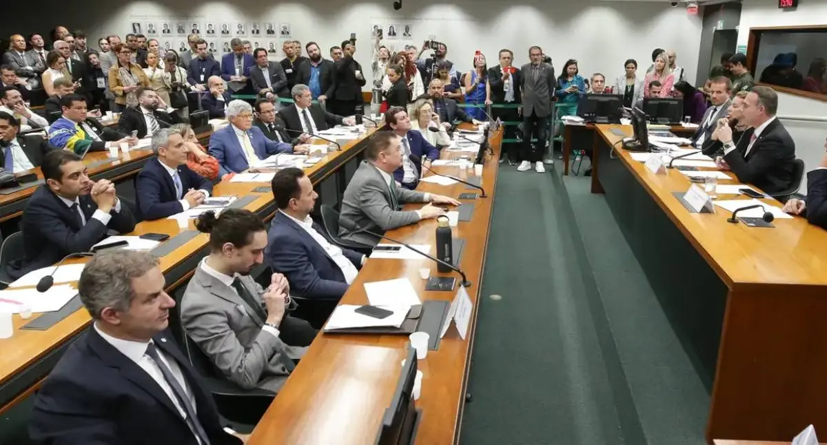 Conselho de Ética arquiva representação contra o deputado Eduardo Bolsonaro