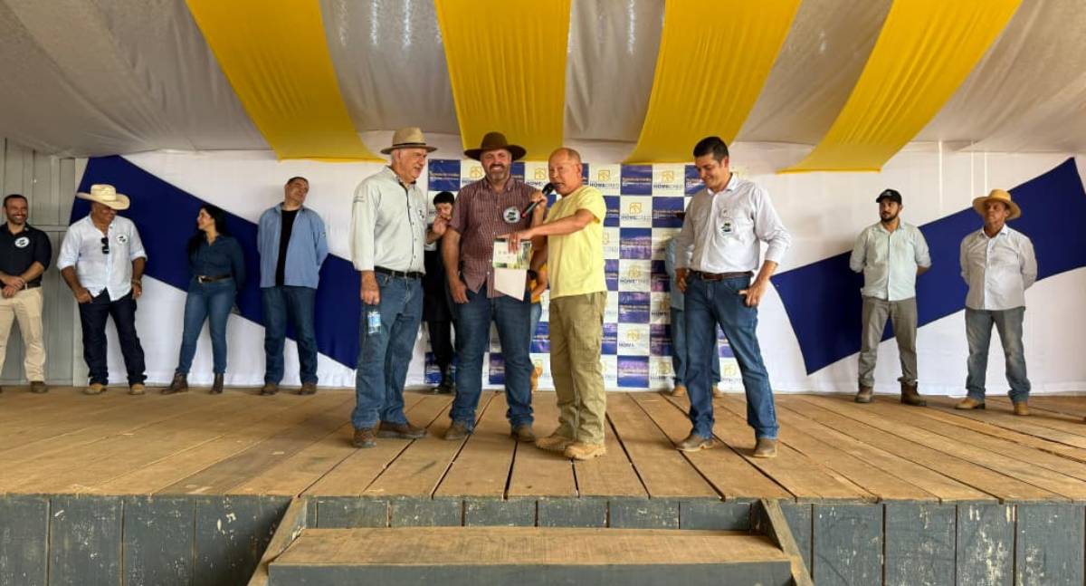 Coronel Chrisóstomo participa de rodada de negócios e encontro de pecuaristas em União Bandeirantes