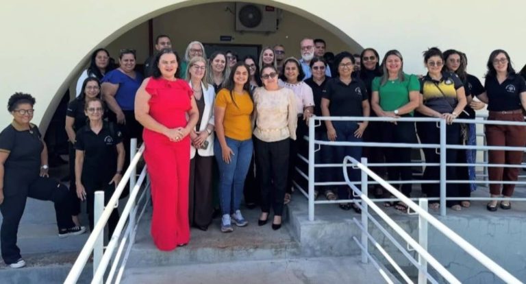 Deputada Dra. Taíssa reforça compromisso com a educação em reunião com secretária Albaniza Oliveira em Guajará-Mirim