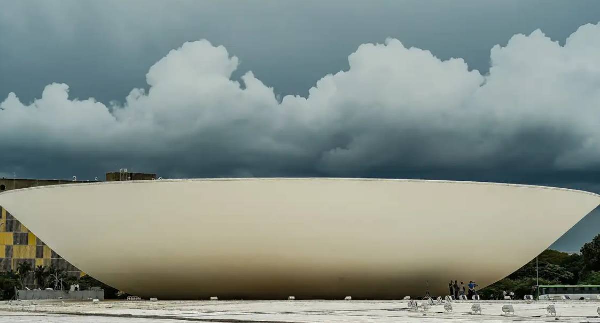 Deputados pedem investigação federal sobre megaoperação no Rio