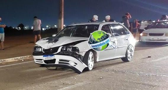Disputa de racha termina em grave acidente e casal ferido na capital