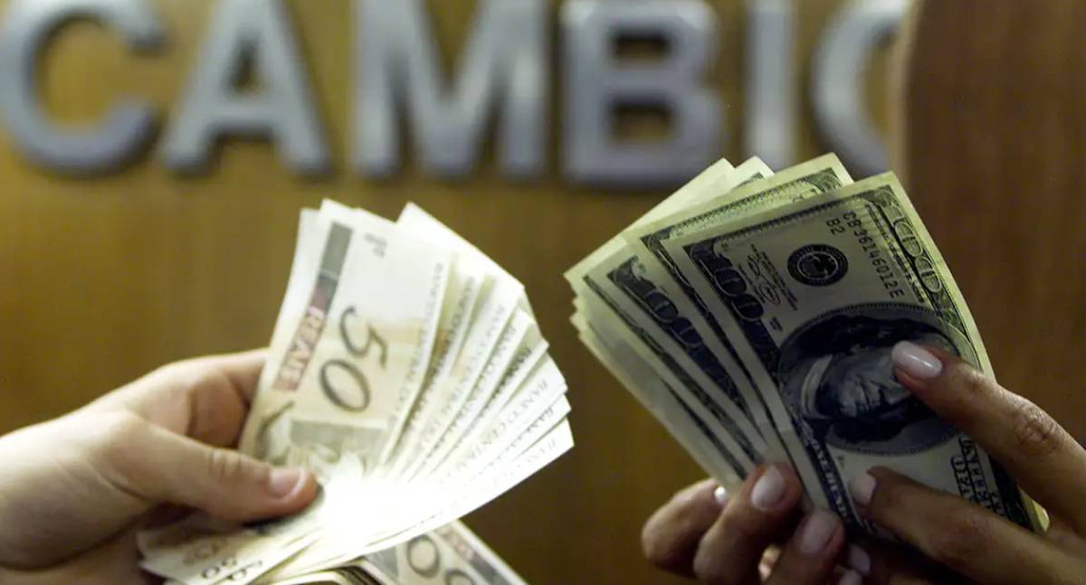 Dólar recua para R$ 5,31 após conversa entre Lula e Trump