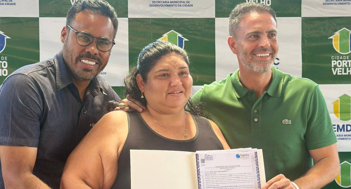 Dr. Santana celebra entrega de escrituras do Residencial Pioneiros I e relembra a luta das famílias por moradia digna