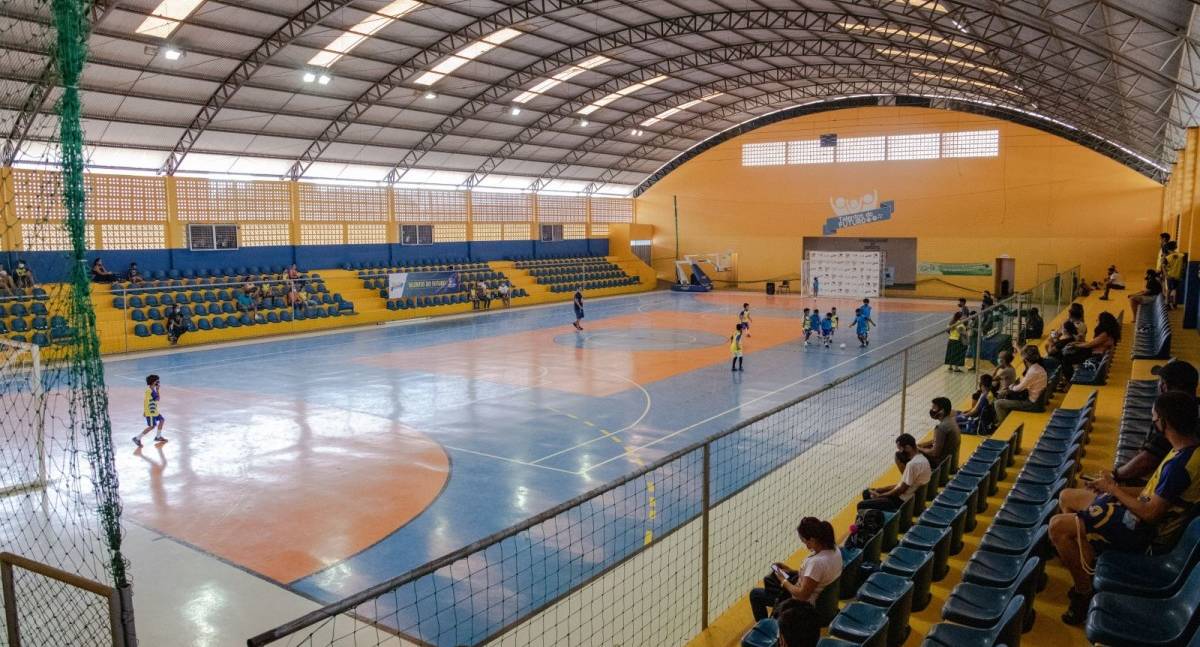 Duas goleadas marcam os primeiros jogos da Copa Madeirão de Futsal Baterias Heliar 2025